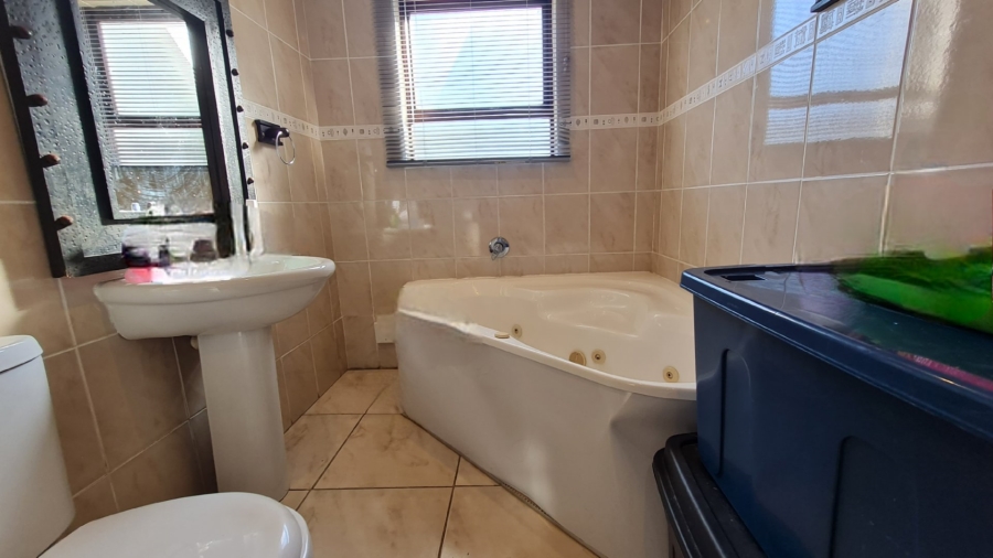 3 Bedroom Property for Sale in Dana Bay Western Cape